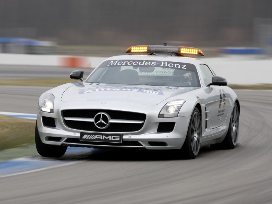  Mercedes-Benz SLS AMG F1 Safety Car 2010 года  (фото 30 из 46)